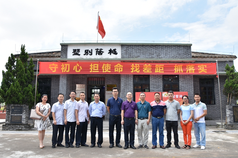 1099828911.jpg 1099828911.jpg