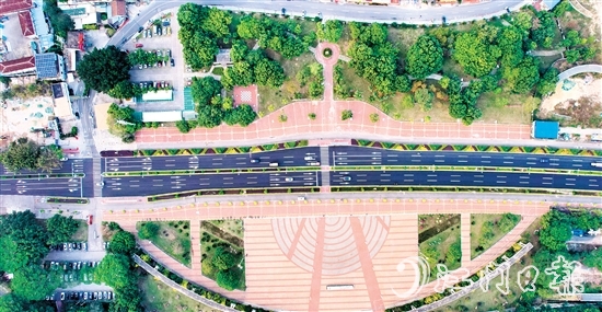 焕然一新的鹤山市人民东路。