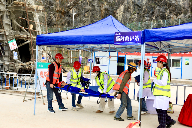 4坍塌救援.jpg