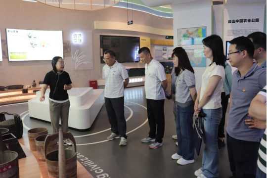 250530市自然资源局机关第一党支部组织开展“探寻红色印迹 绘就绿色新篇”主题党日活动 (2).png