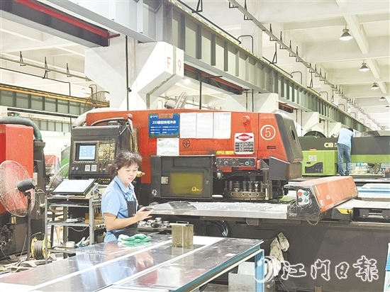 高美空调生产线经过数字化改造后，生产效率提升显著，生产流程得到优化。