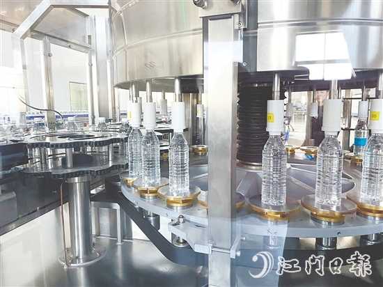 恩州山泉水是江门水都产业园引进的首个项目，于去年正式投产。