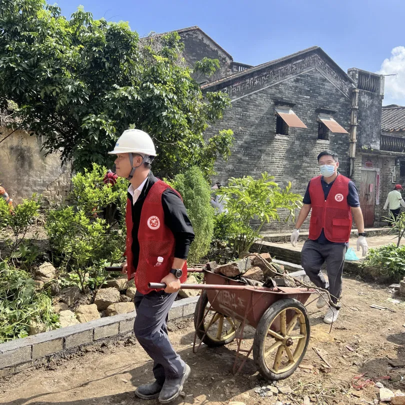 昼夜奋战拔钉攻坚——江门市属国资国企党员突击队“白+黑”模式筑牢疫情防控屏障