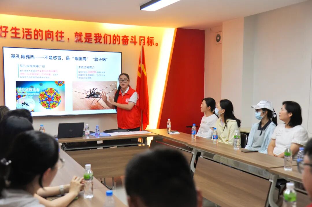 防疫宣讲走进居民“家门口”，市国资国企多维度筑牢健康防线