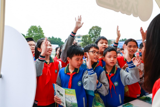 251216法治护航绿美生态 新会小鸟天堂奏响普法新乐章 (4).png