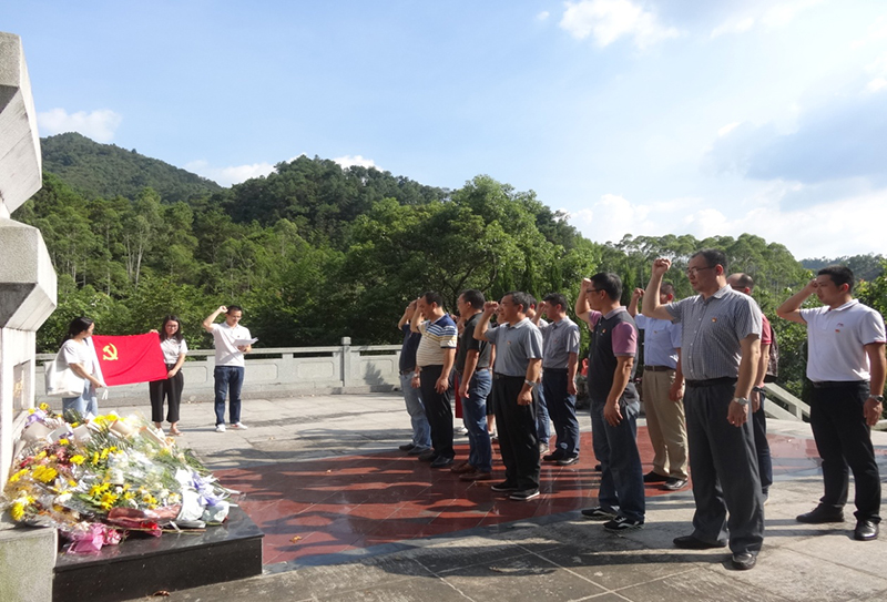 190702中共江门市自然资源局机关第一党支部开展“重走侨乡红色路 传承革命精神”专题党日活动 (4).jpg 190702中共江门市自然资源局机关第一党支部开展“重走侨乡红色路 传承革命精神”专题党日活动 (4).jpg