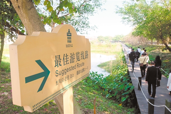 我市景区指示清晰,引导游客文明旅游。 我市景区指示清晰,引导游客文明旅游。